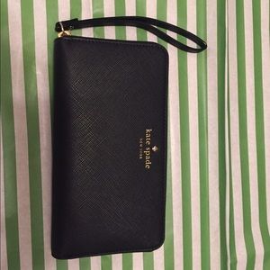 NWOT Kate spade wallet (w/ wristlet strap)